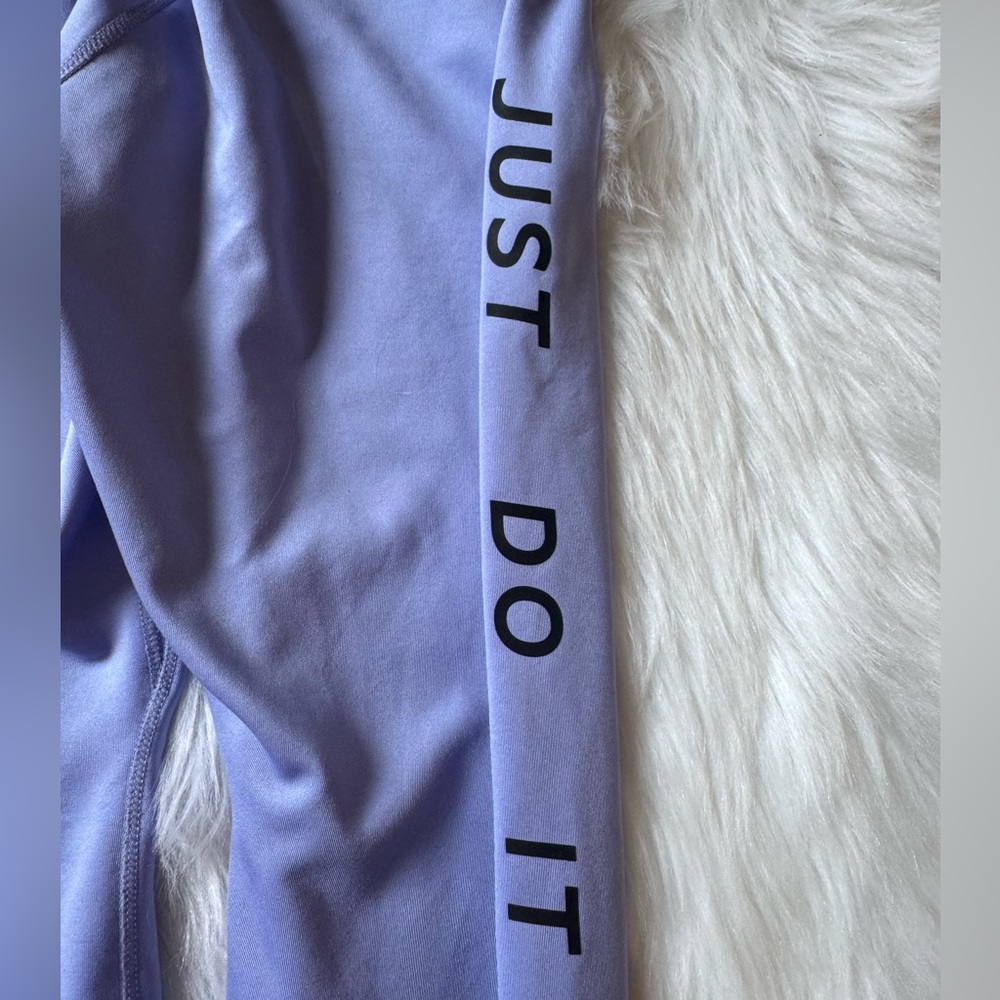 Nike Size S Women's Lavender Swoosh High-Rise 7/8 Leggings - Picture 6 of 11
